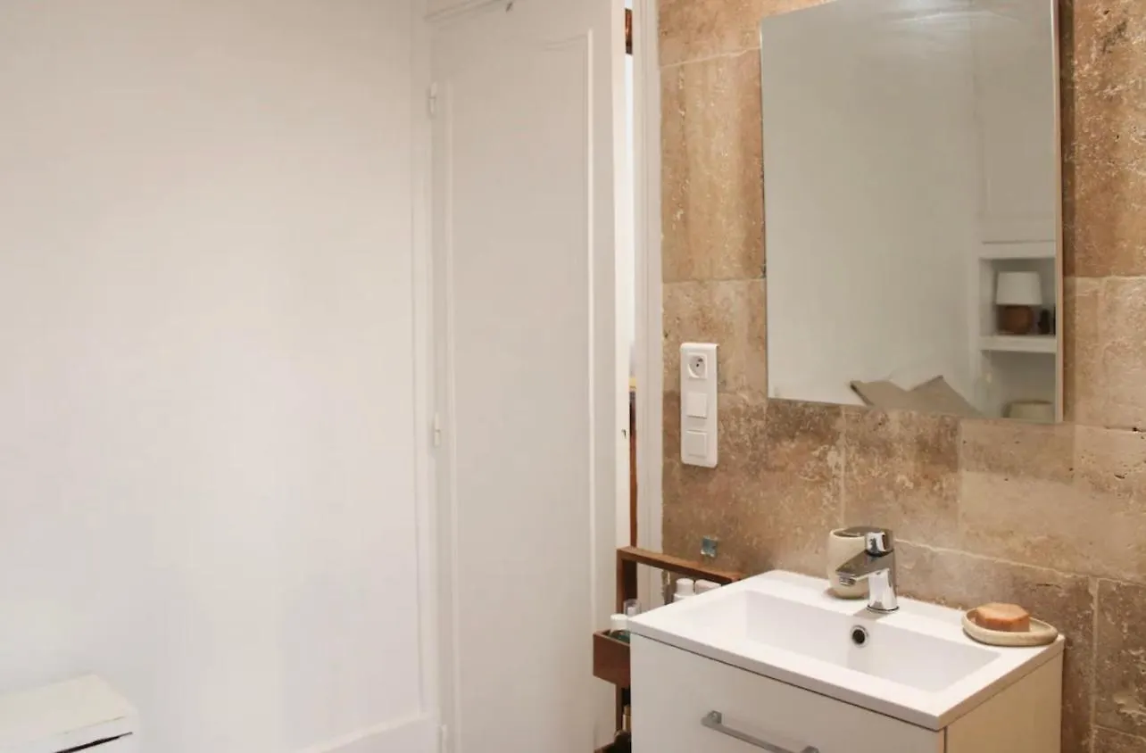 Apartment Cosy Montmartre Flat Paris